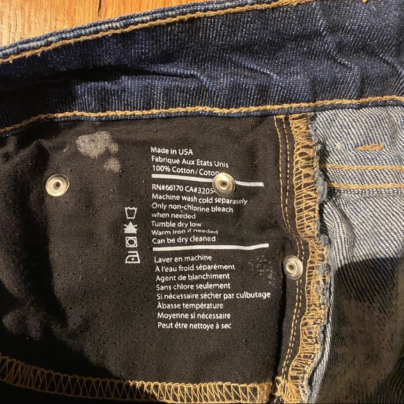 Woman’s BDG Boyfriend cutoffs size 0 bleached out - Picture 4 of 4